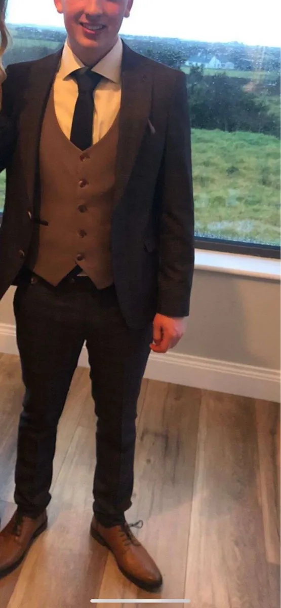 Suit - Image 2