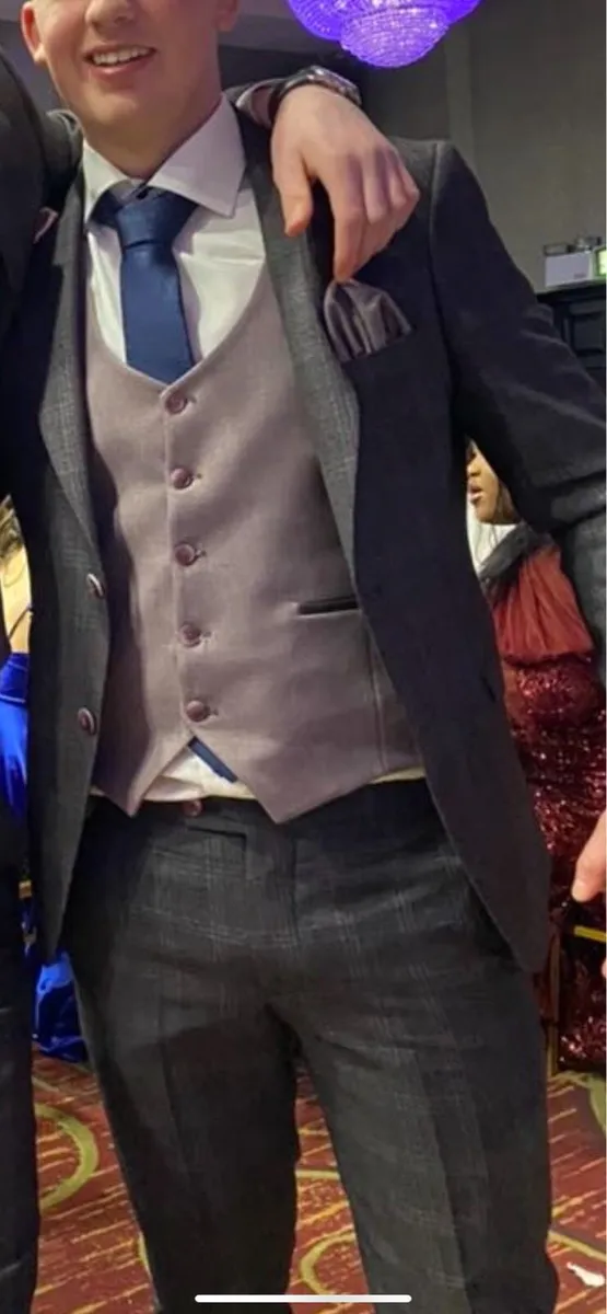 Suit - Image 3