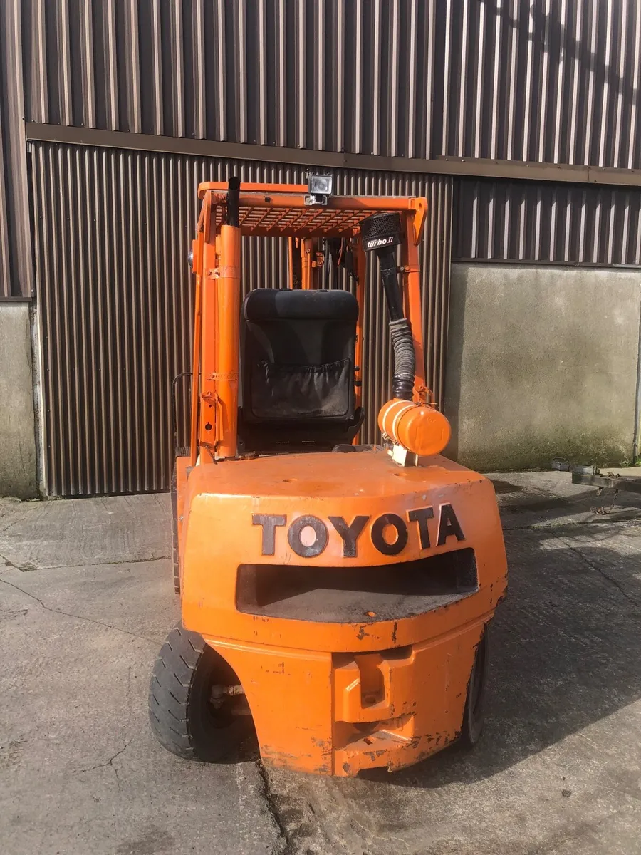 Toyota  Forklift - Image 3