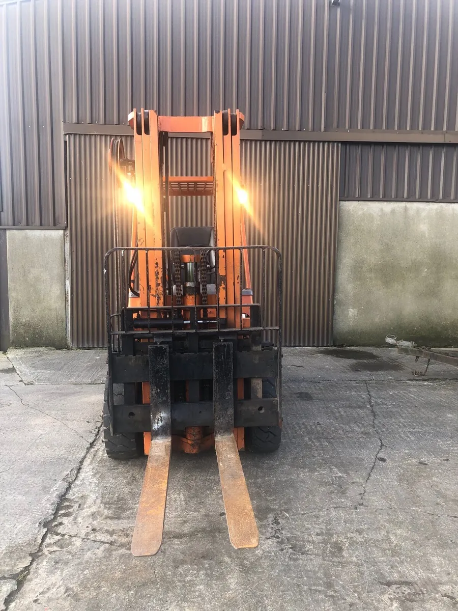 Toyota  Forklift - Image 4