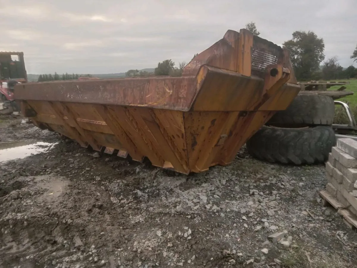 Tipping ram and volvo dumper body make nice dumper - Image 1
