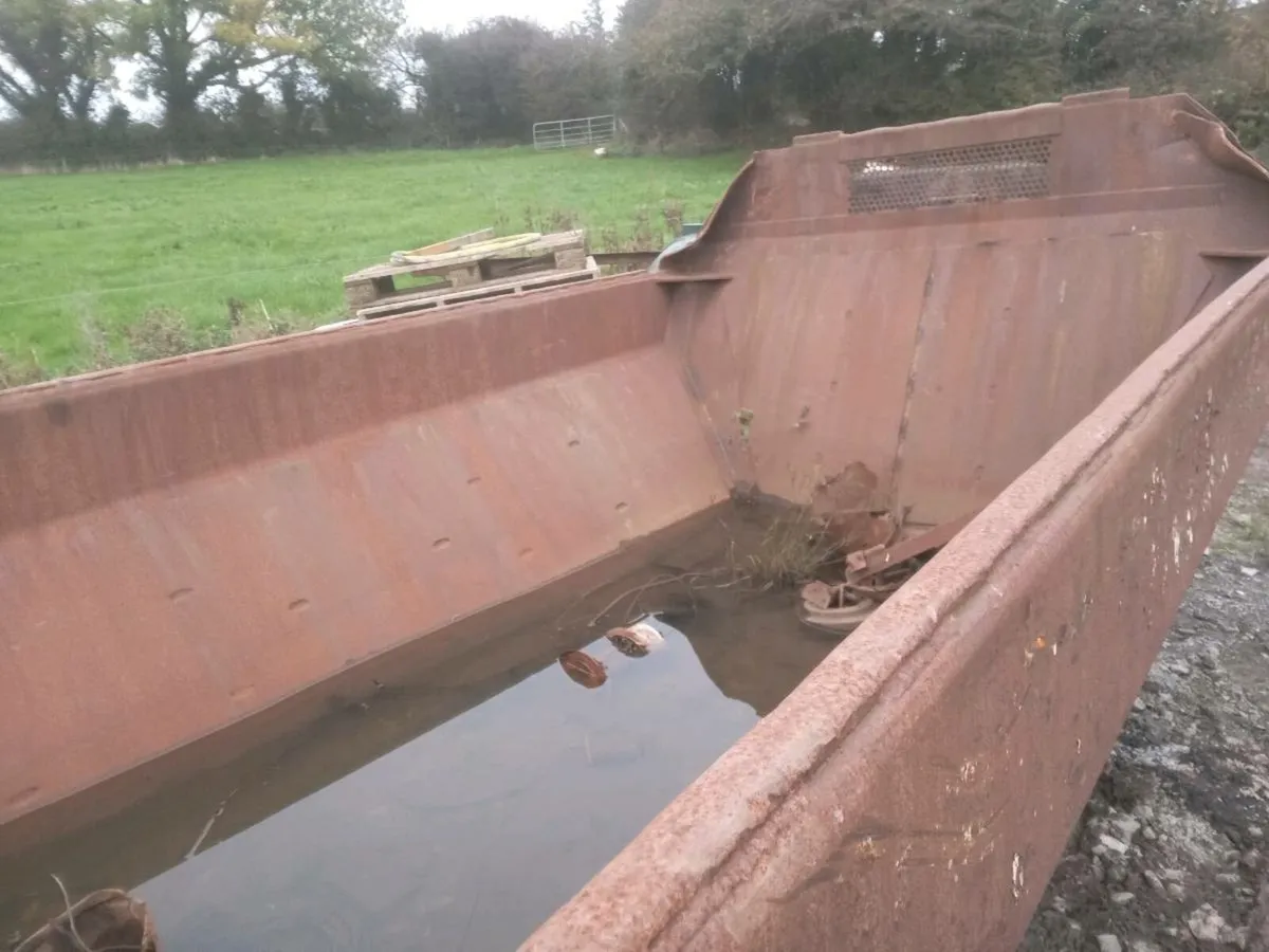 Tipping ram and volvo dumper body make nice dumper - Image 3