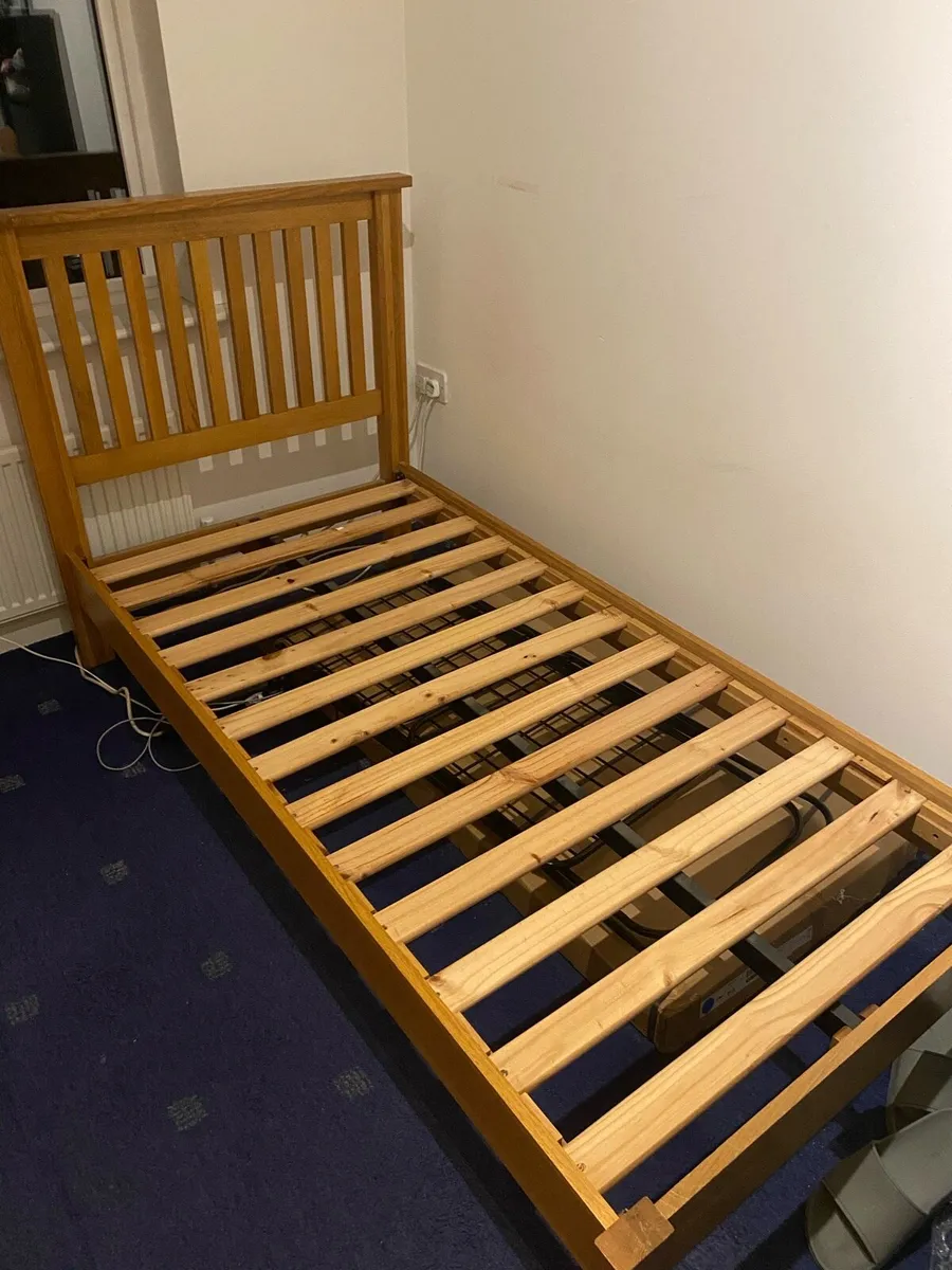 Single Oak Wood Bed - Image 1