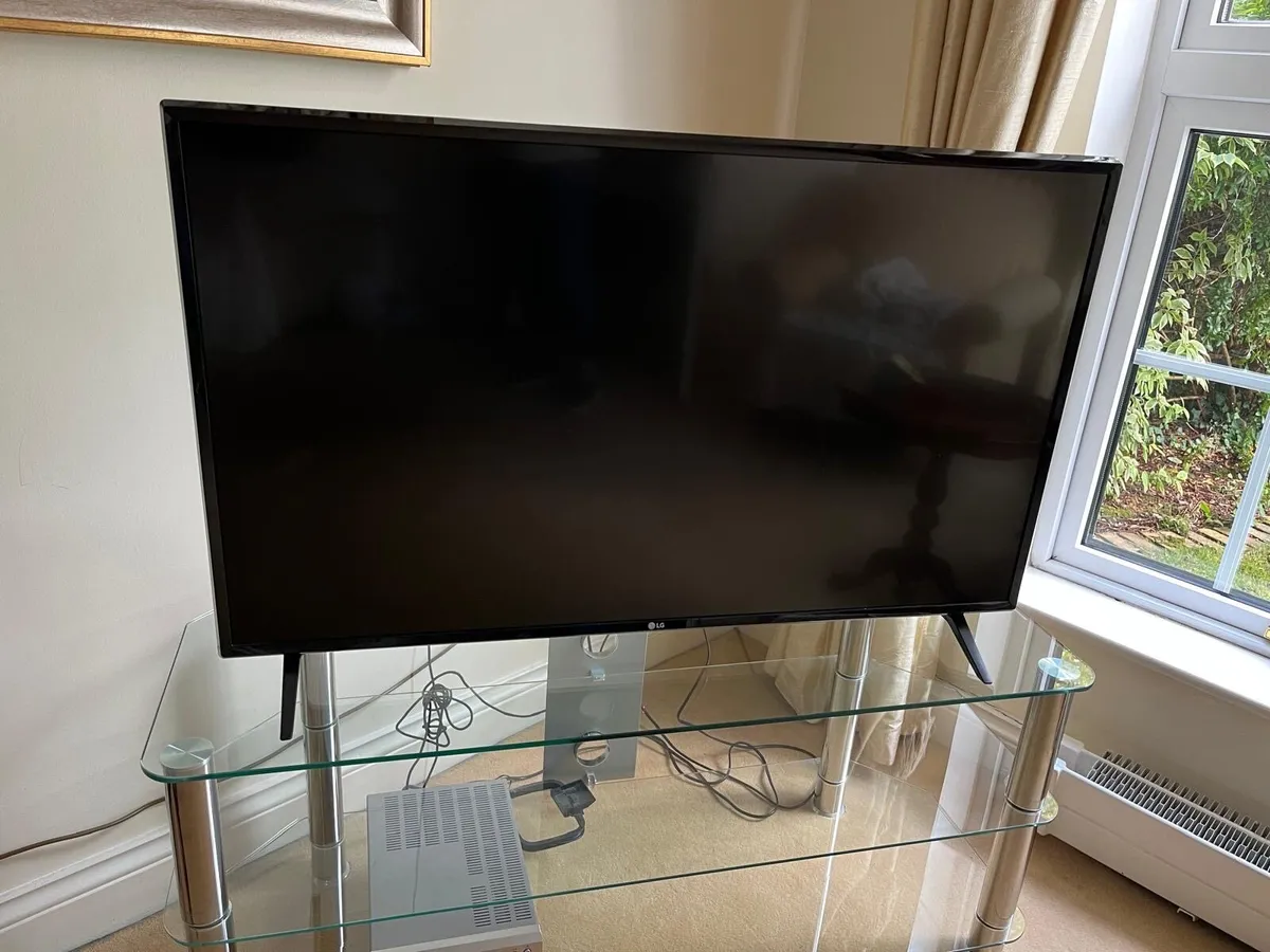 Tv stand - Image 1