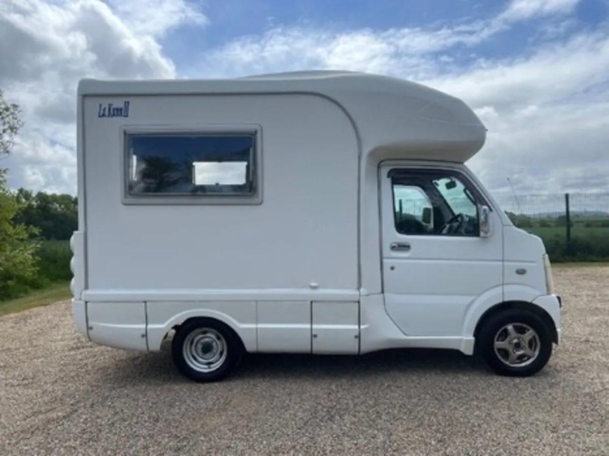 2010 COACHBUILT 4 BERTH LA.KUN II - Image 3