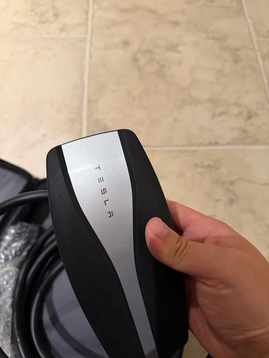 Tesla Mobile Charger Type 2 Plug 32A - Image 4