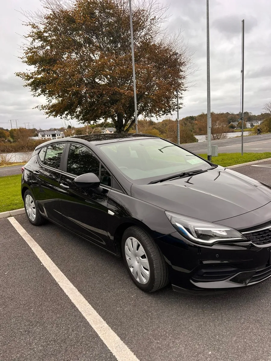 Opel Astra 2021 Diesel - Image 1