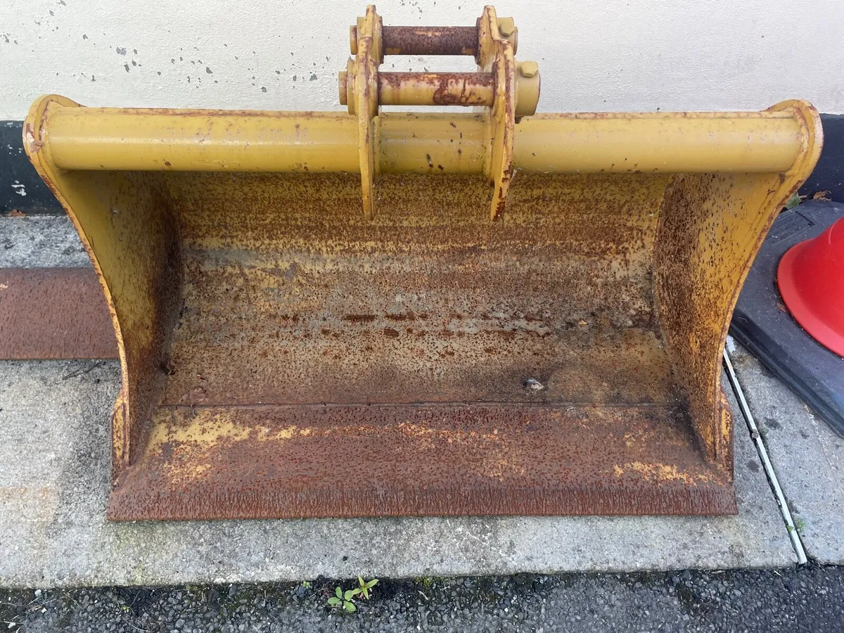 39 Inch Bucket For 3Ton Mini Excavator - Image 2