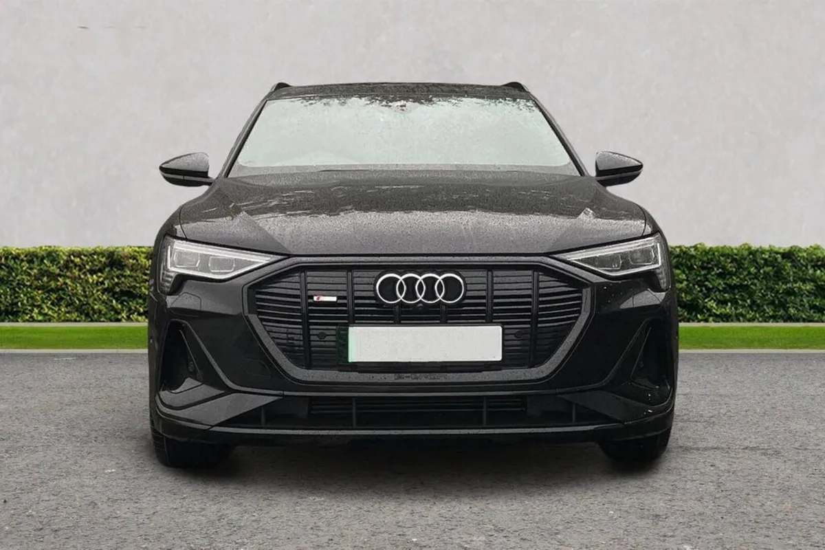 212 Audi Etron Black Edition 55 Quattro - Image 3