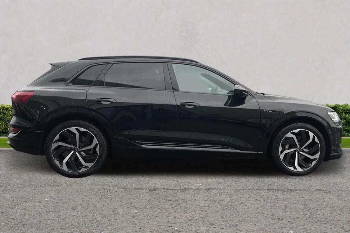 212 Audi Etron Black Edition 55 Quattro - Image 2
