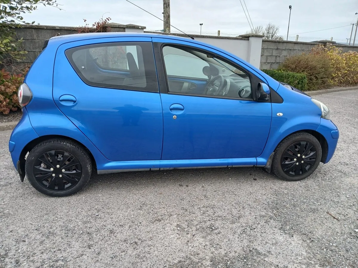 2010 Toyota Aygo - Image 2