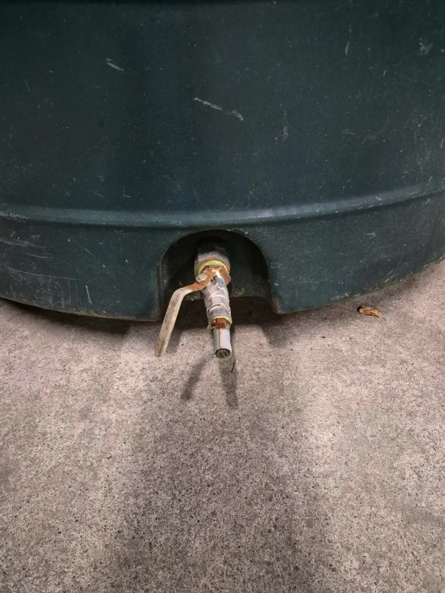 Oil tank - Image 2