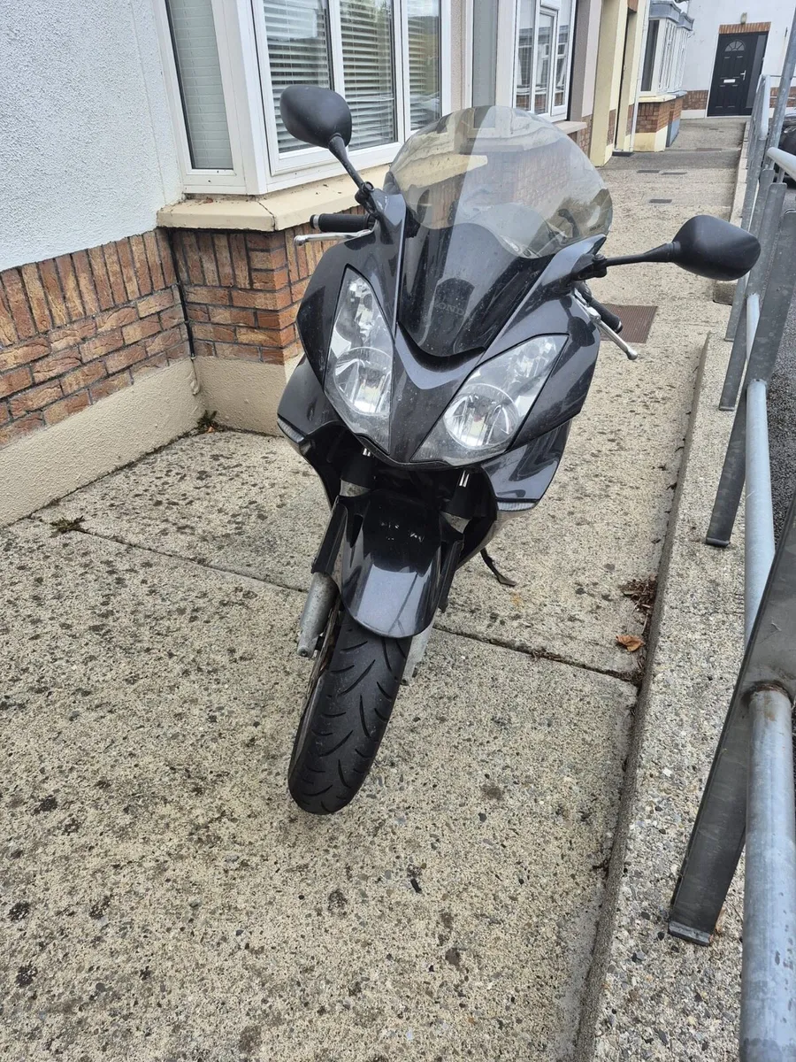 VFR800 VTEC - Image 2