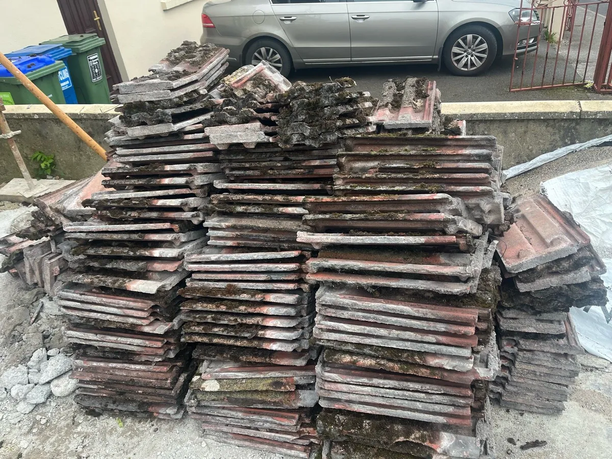 Red roof tiles - Image 2
