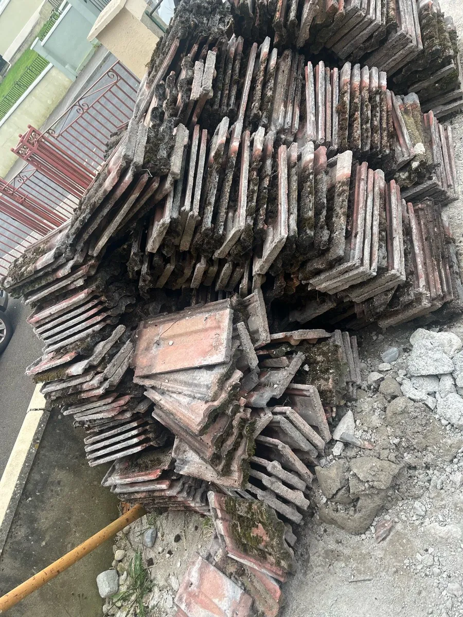 Red roof tiles - Image 3