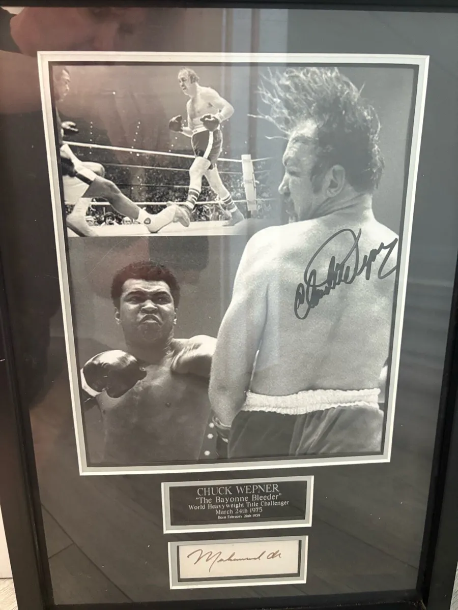 Hand signed Muhammad Ali picture - Image 2