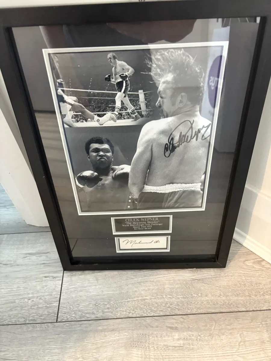 Hand signed Muhammad Ali picture - Image 1