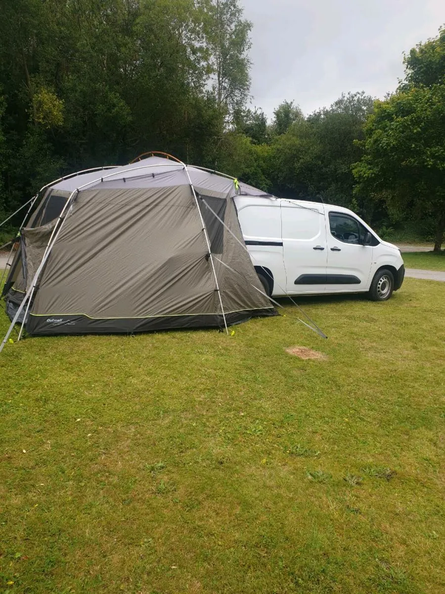 Drive away awning - Image 1