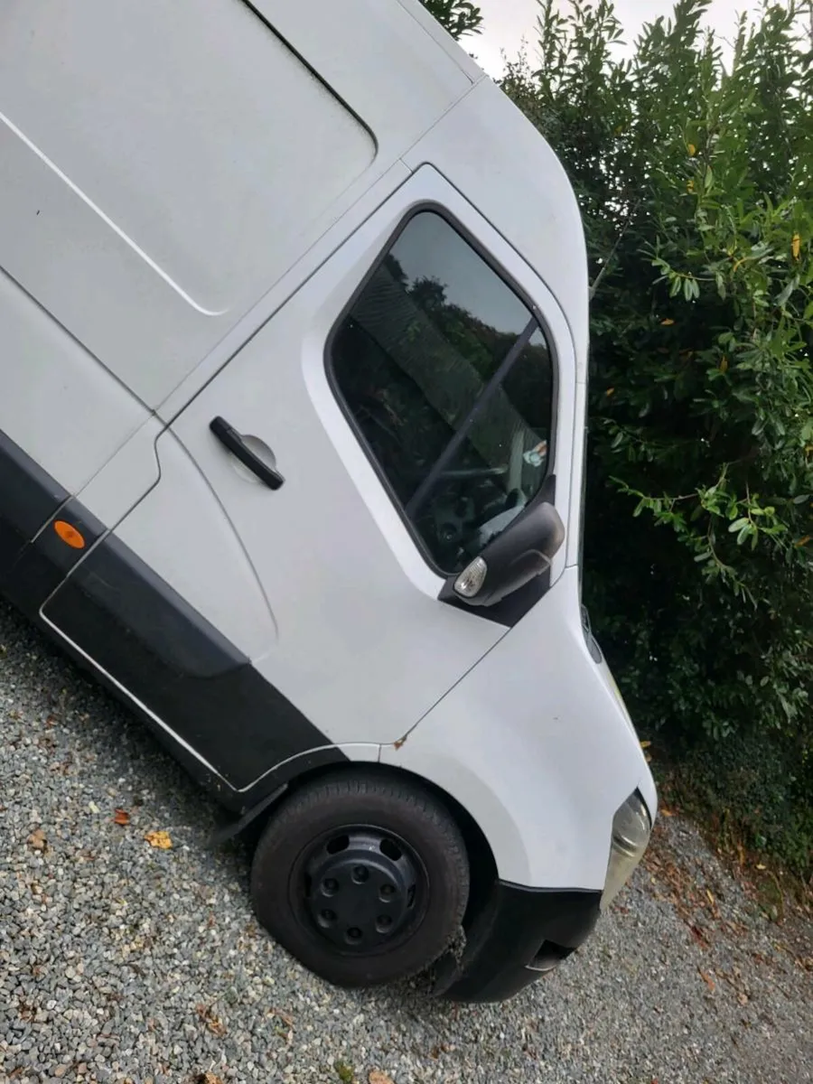 Nissan nv400 - Image 1