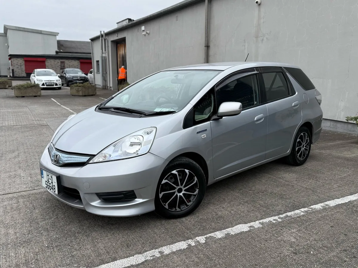 2012 Honda Fit Shuttle 1.3 Petrol Hybrid NCT/Tax - Image 1