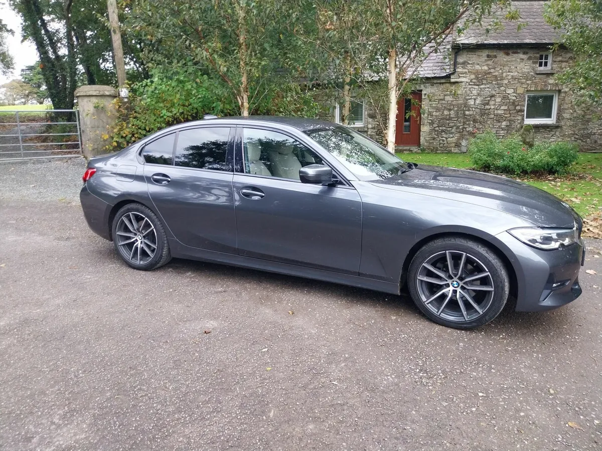 BMW 3-Series 2019 - Image 1