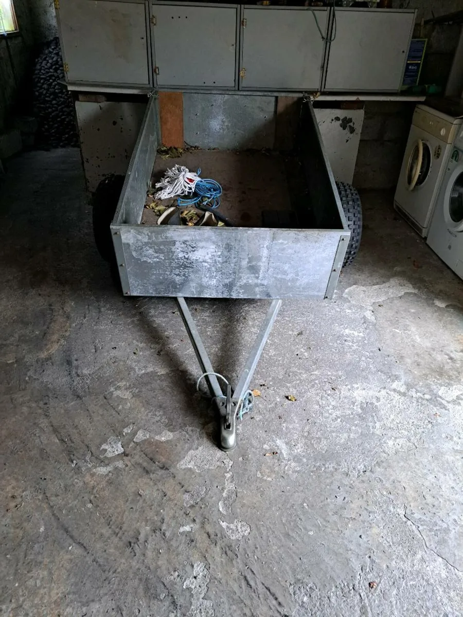 Trailer - Image 1