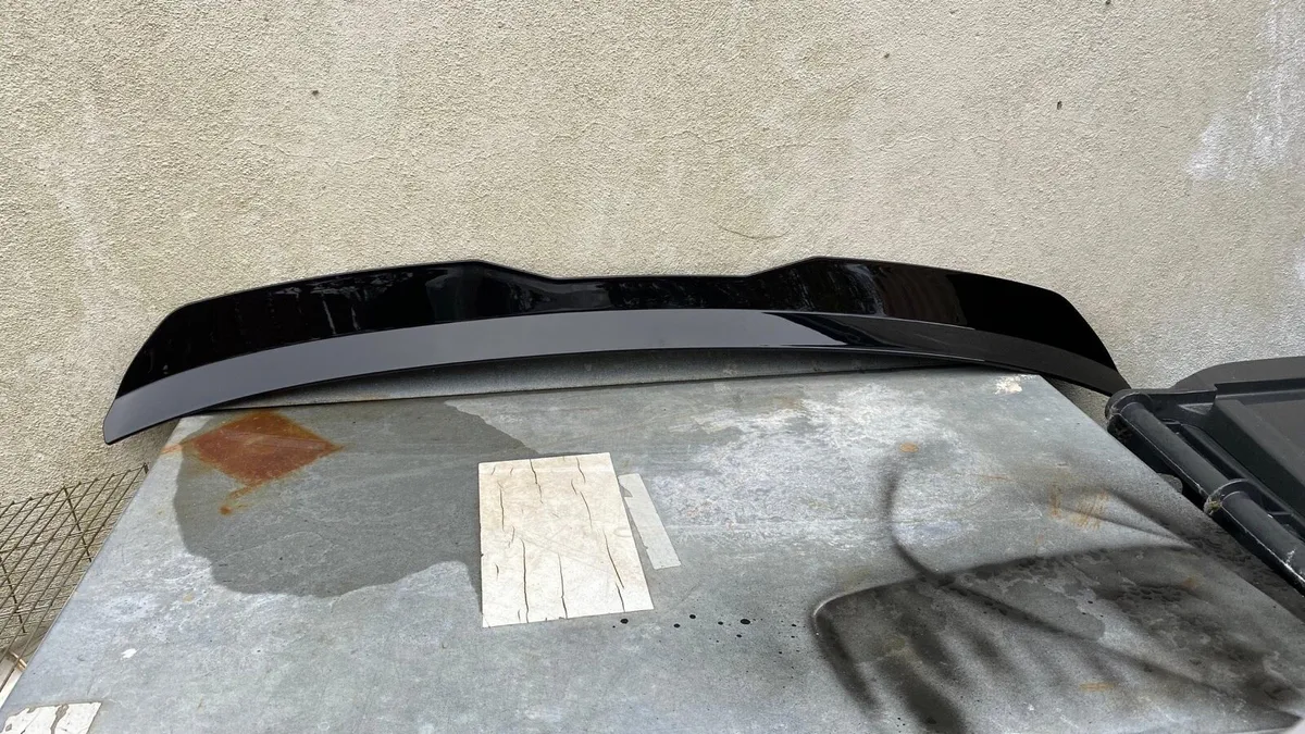 Alloys like new car rear spoiler new - Image 3