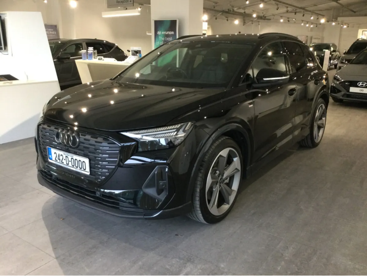 Audi Q4 e-tron QUATTRO 55 ** BLACK EDITION **  82K - Image 4