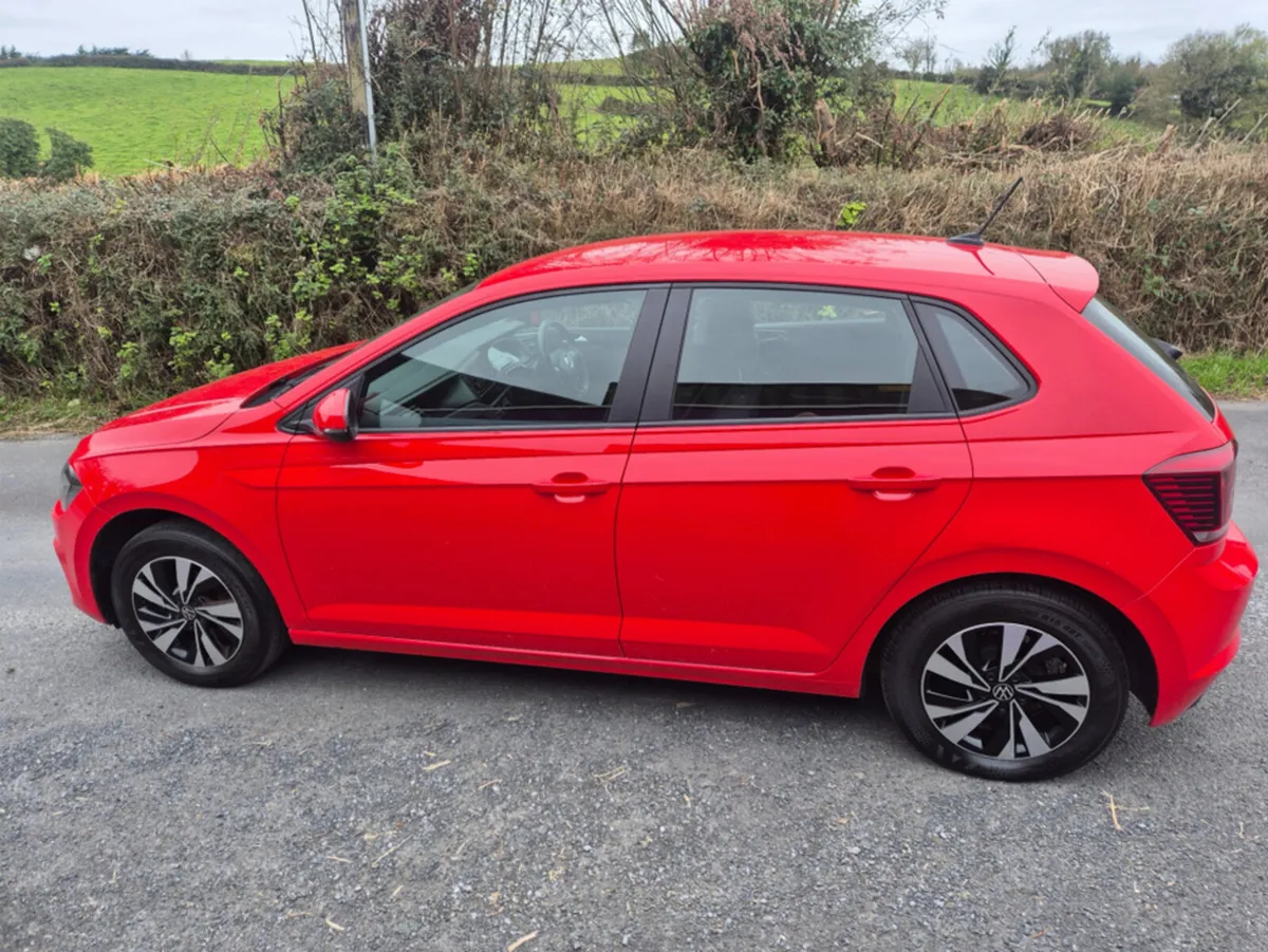 Volkswagen Polo TRENDLINE 1.0 MANUAL 5SPEED 80HP 5 - Image 4