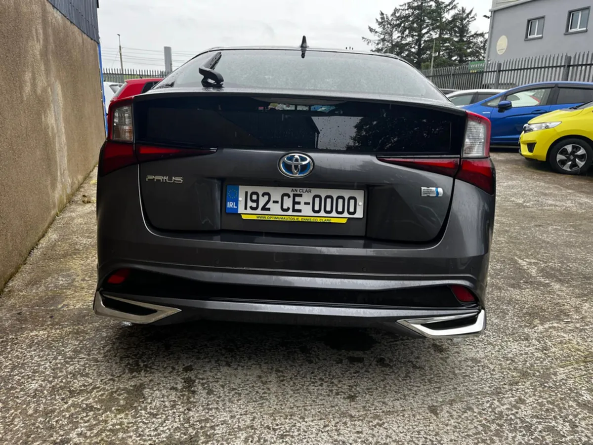 Toyota Prius TOURING EDITION SELF CHARGING HYBRID - Image 3