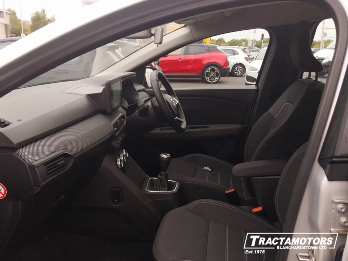 Dacia Jogger COMFORT TCE 110 5DR 7 SEATS - Image 4