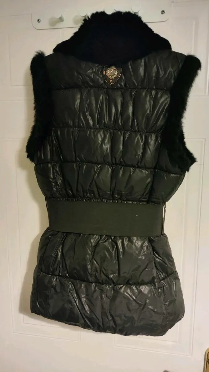 Black Vest with Fur and Belt - Image 2