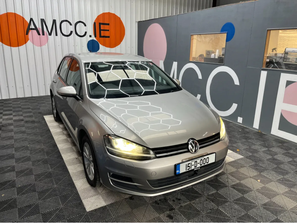 Volkswagen Golf 2015 VOLKSWAGEN GOLF 1.2L PETROL / - Image 1