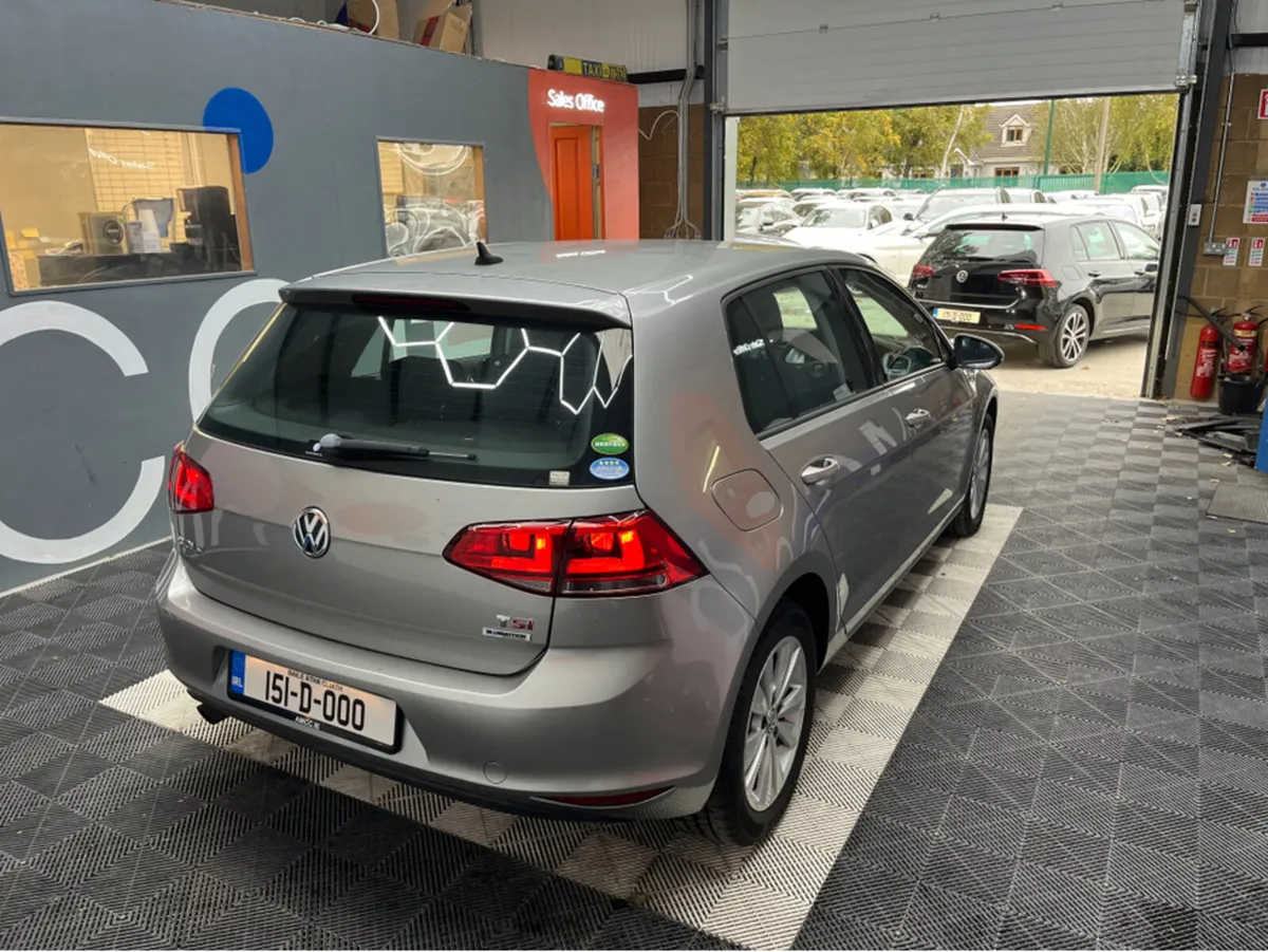 Volkswagen Golf 2015 VOLKSWAGEN GOLF 1.2L PETROL / - Image 2