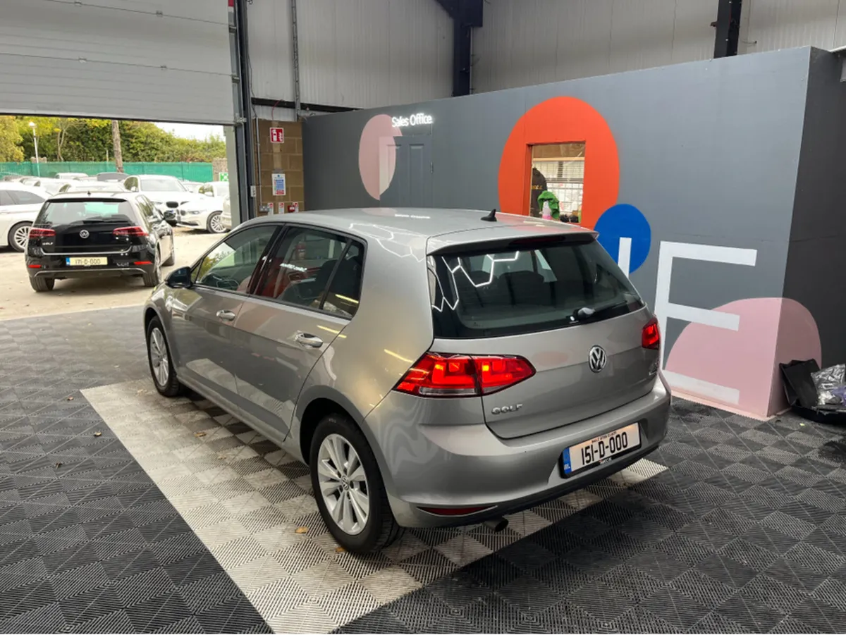 Volkswagen Golf 2015 VOLKSWAGEN GOLF 1.2L PETROL / - Image 4