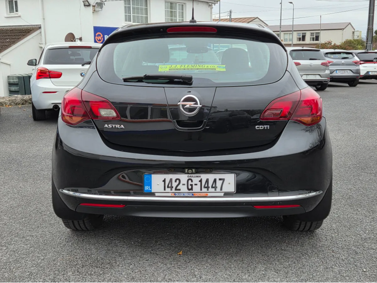 Opel Astra SE 1.7 CDTI 110PS 5DR - Image 2