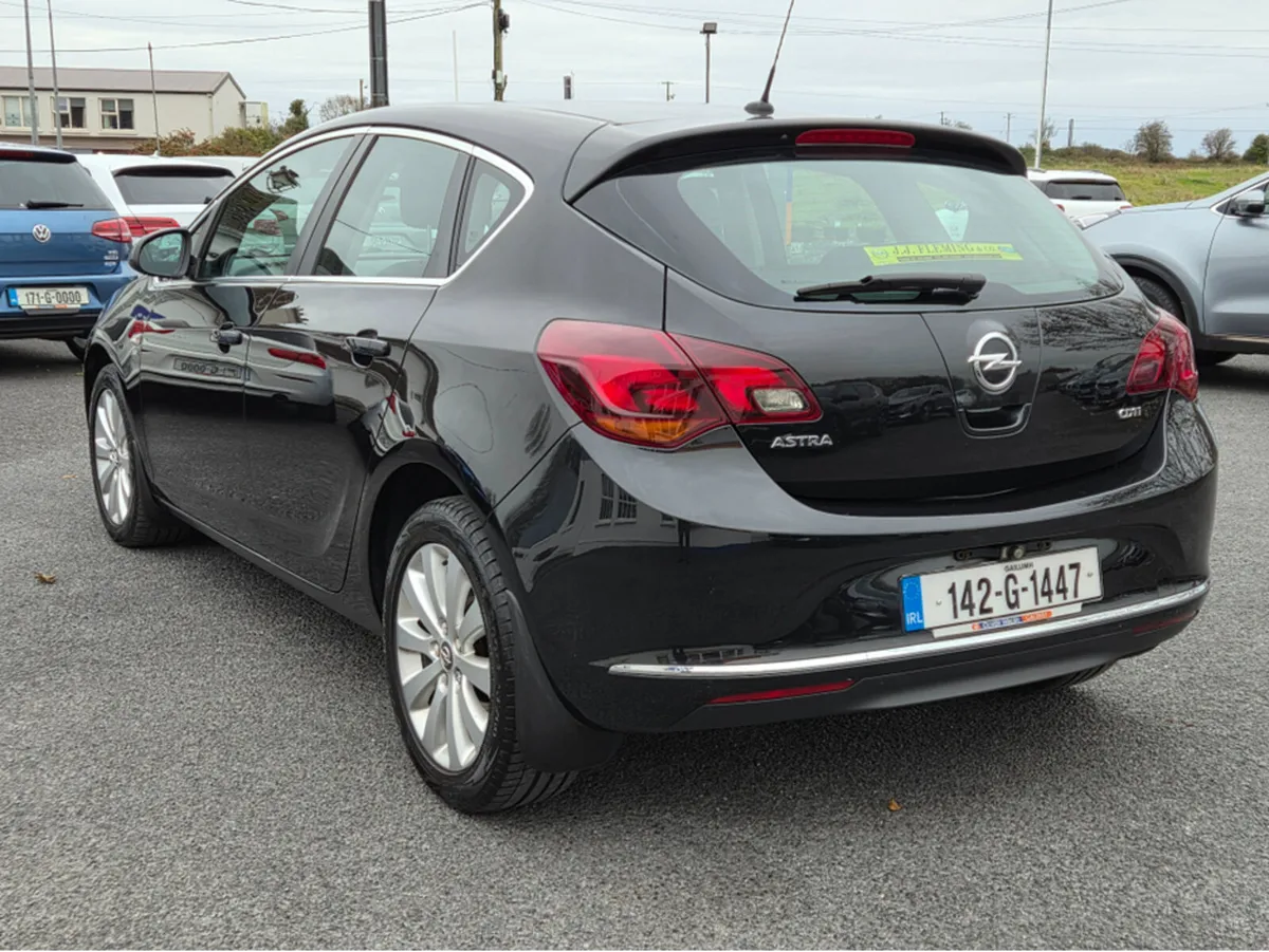 Opel Astra SE 1.7 CDTI 110PS 5DR - Image 3
