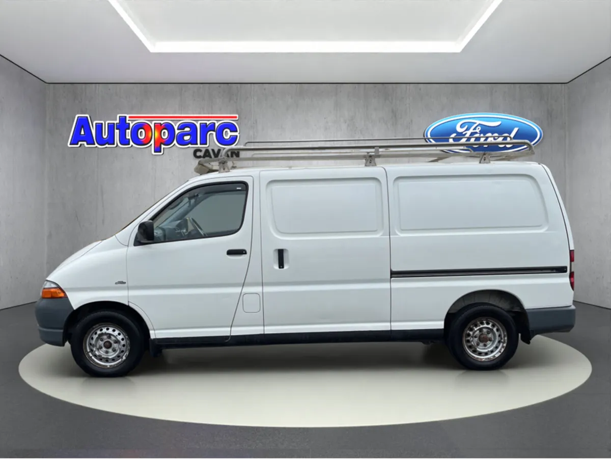 Toyota HiAce D-4D LWB ENTRY 4DR - Image 3
