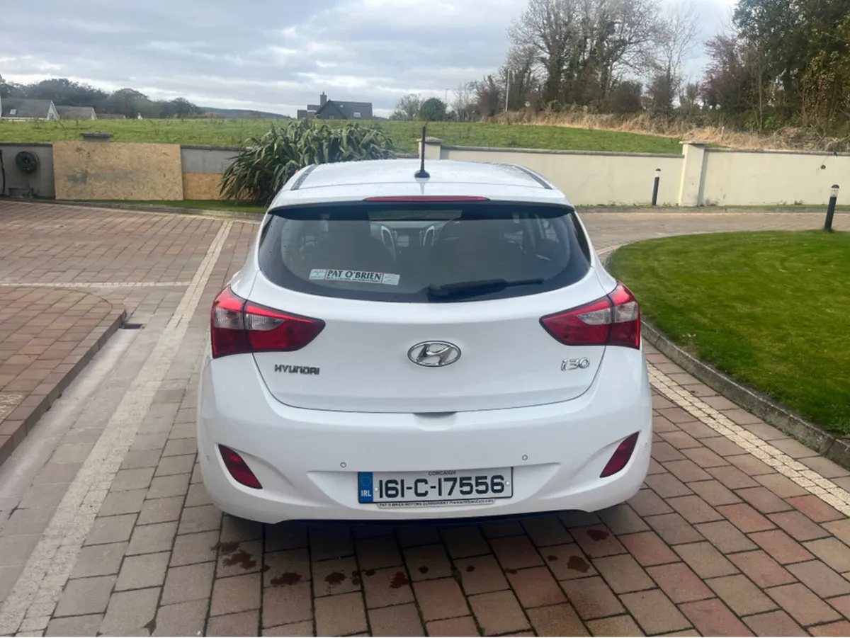 Hyundai i30 SE NAV BLUE DRIVE 110 5DR 110PS - Image 1