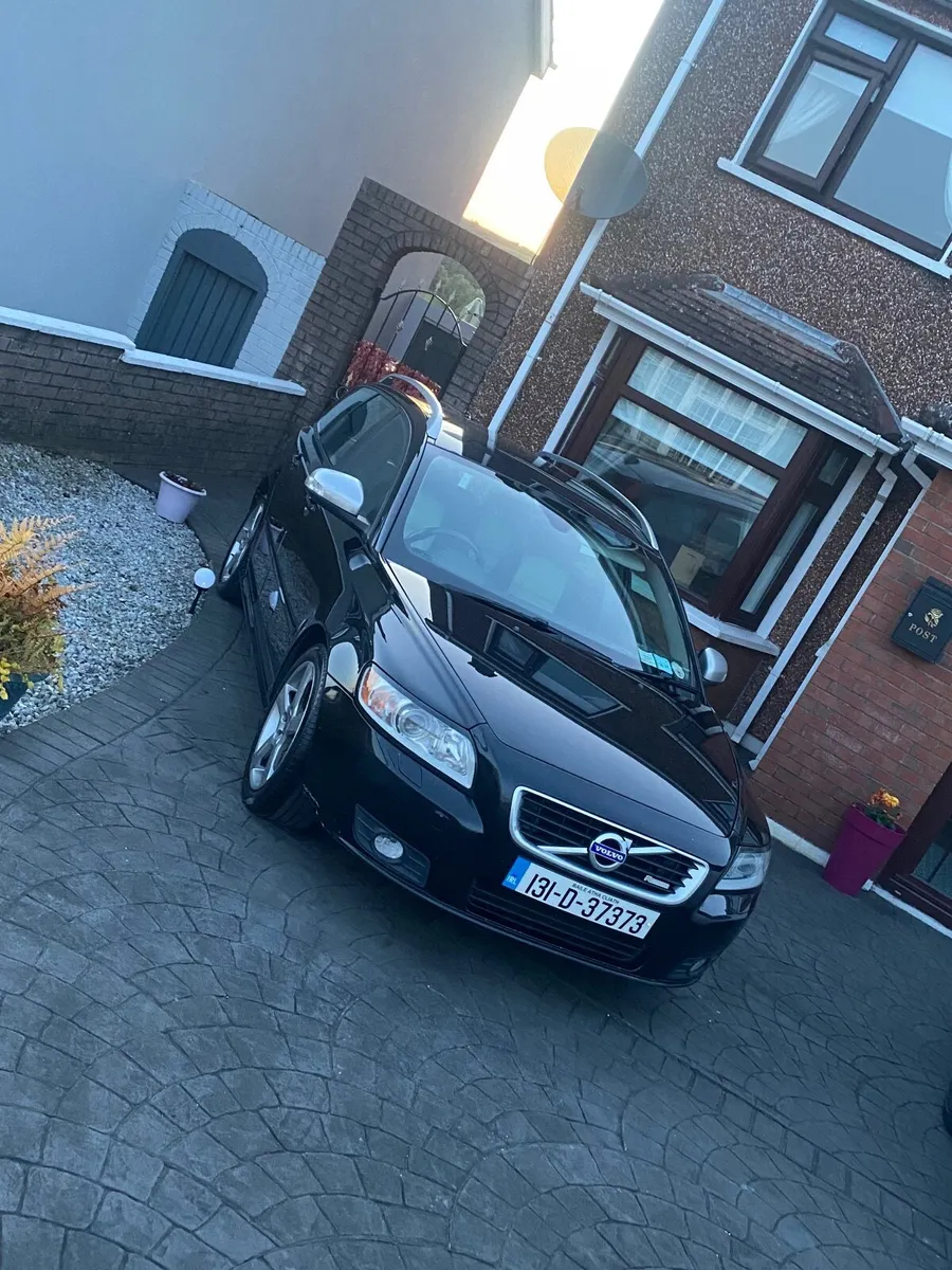 Volvo V50 2013 - Image 2
