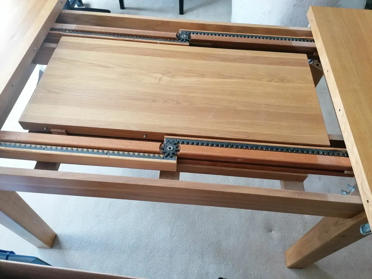 Dining table - Image 3