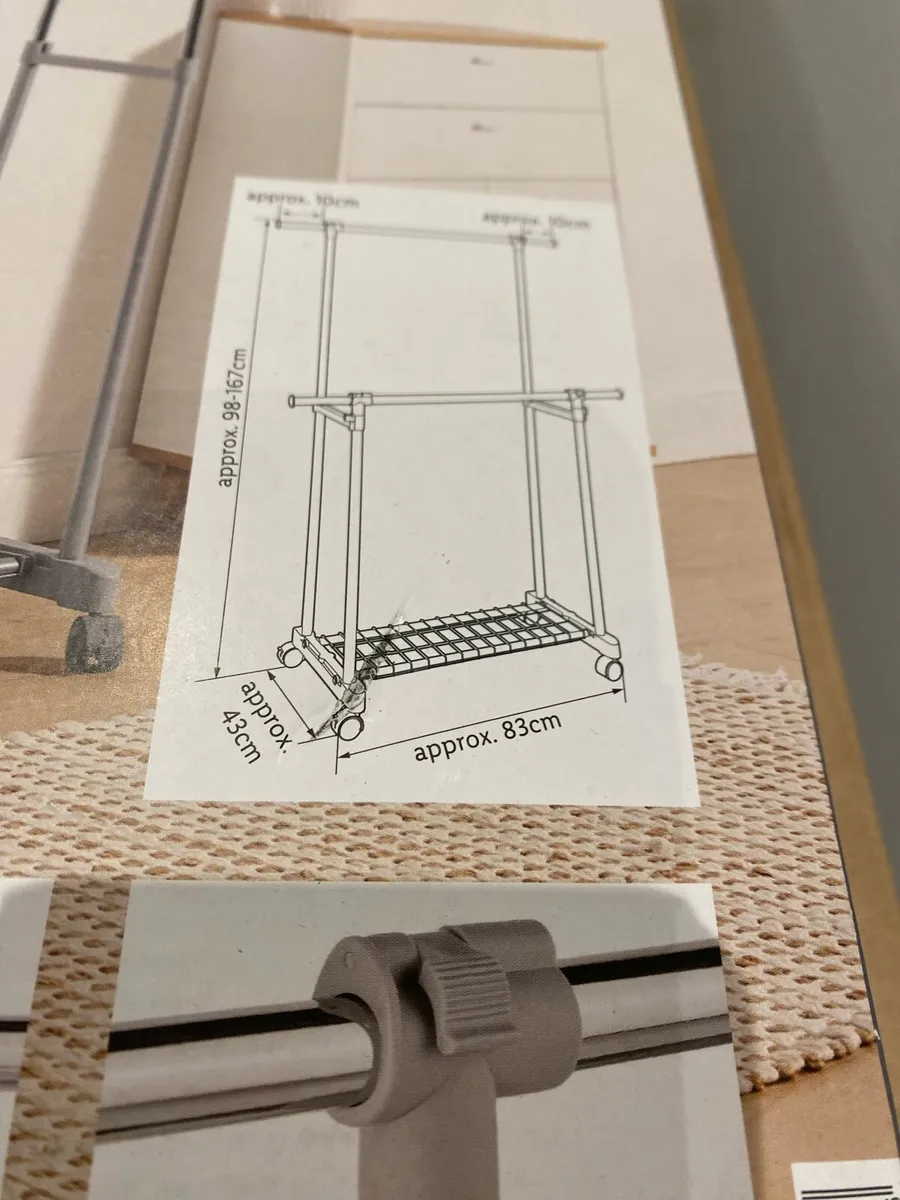 Clothes rail - Image 3