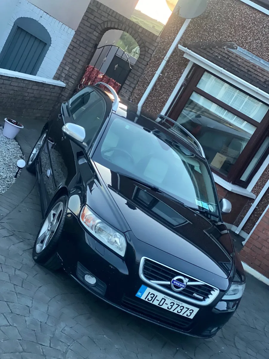 Volvo V50 2013 - Image 1