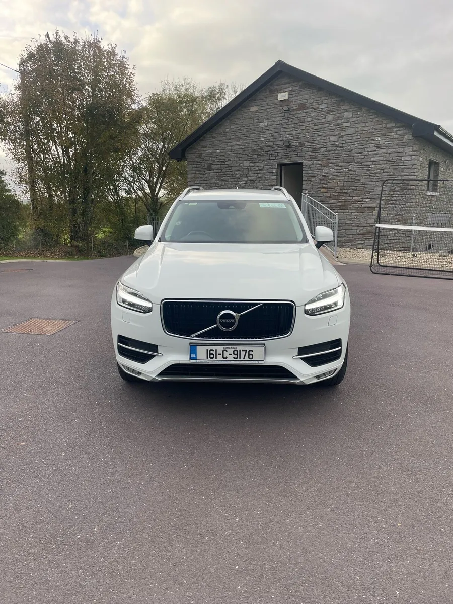 Volvo XC90 D5 Momentum AWD - Image 1