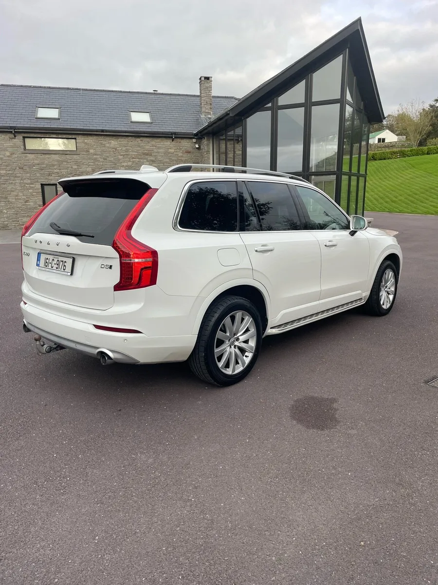 Volvo XC90 D5 Momentum AWD - Image 2