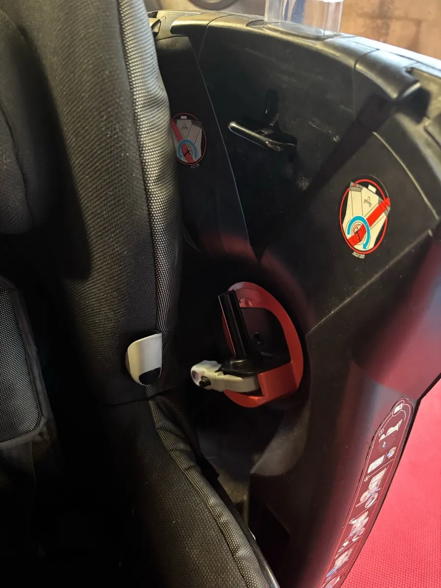 Maxicosi Child’s swivel car seat - Image 4