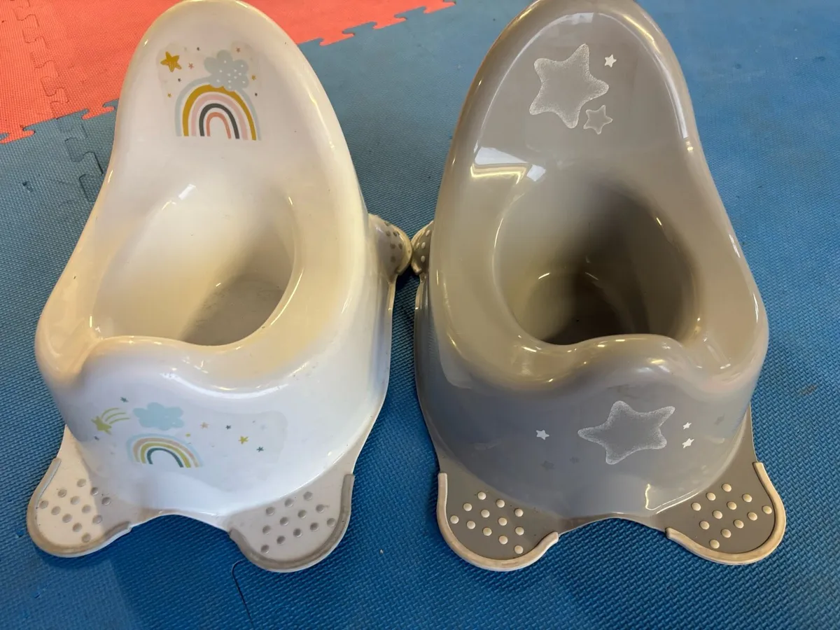 Free children’s potty x2 - Image 1