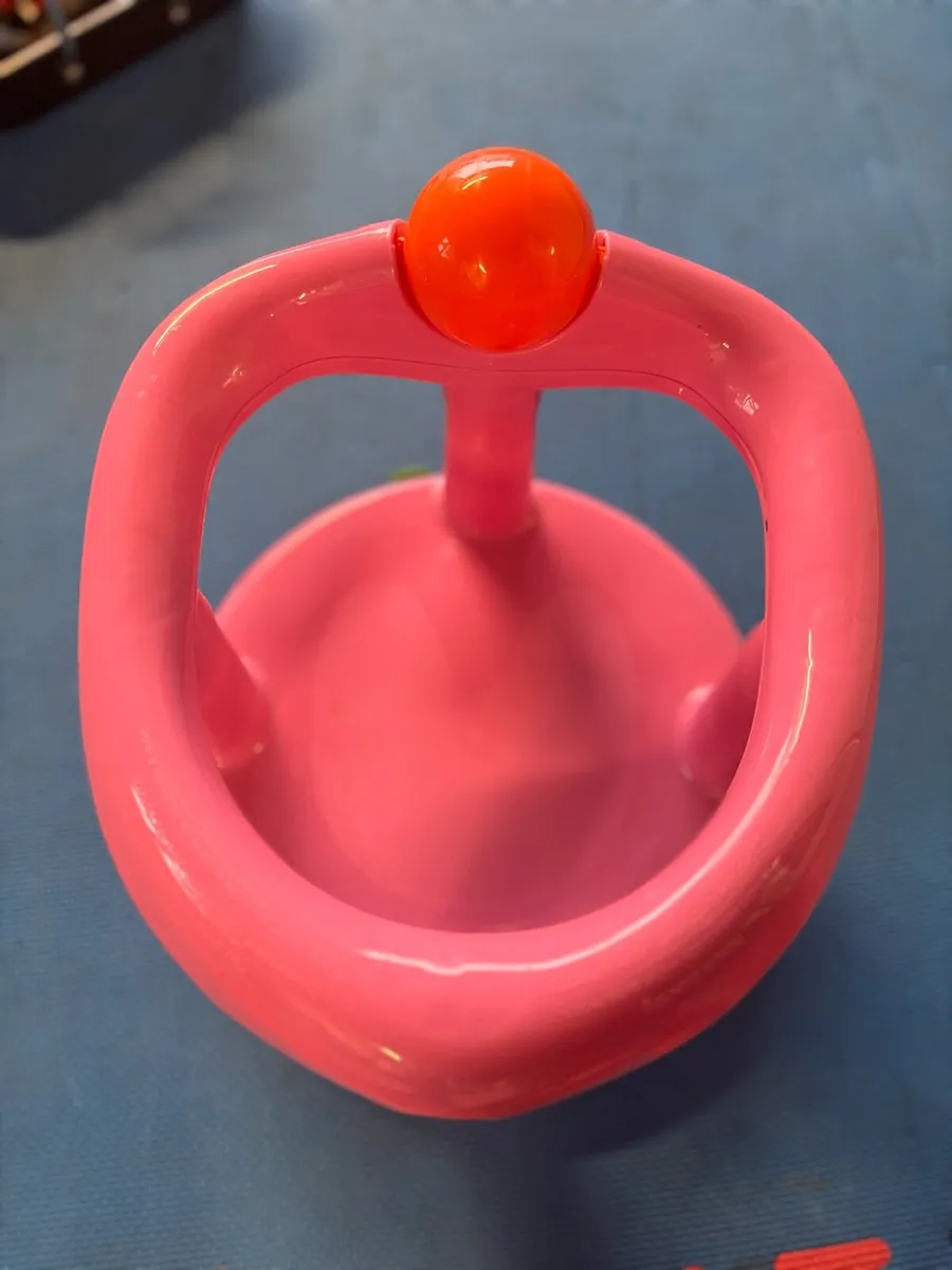 Free Bath seat for baby - Image 2