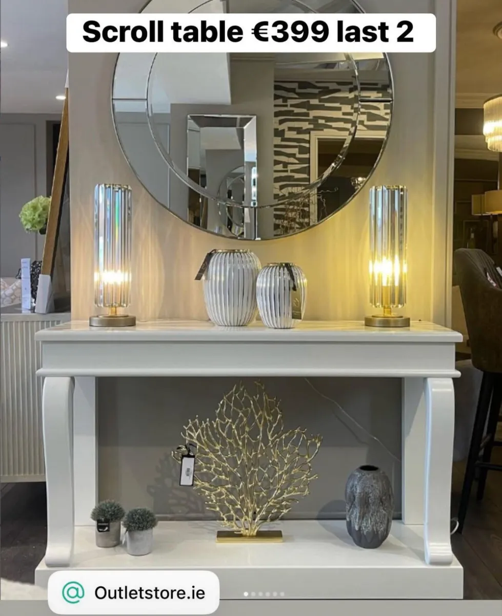 Table for a beautuful home - Image 4