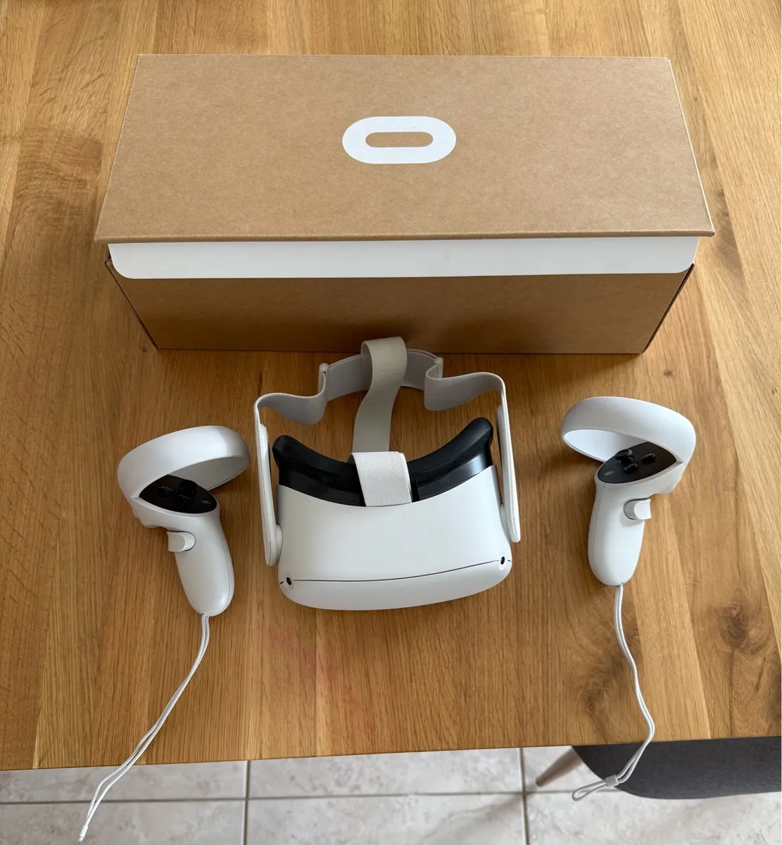 Meta Oculus Quest 2 - Image 2